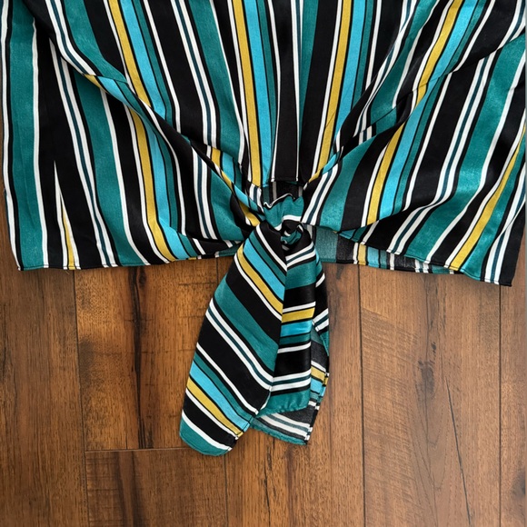 Stripped green top - Picture 2 of 4